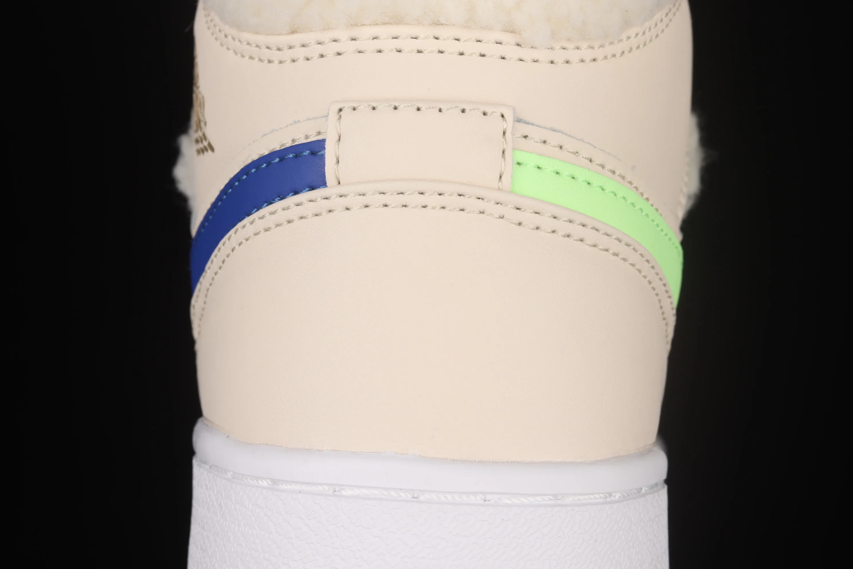 All Categories Air Jordan Jordan Series Basketball Shoes Air Jordan 1 Mid Air Jordan 1 Mid AJ1 Pearl Milk Tea Zhongbang Basketball Shoes DO2207-264